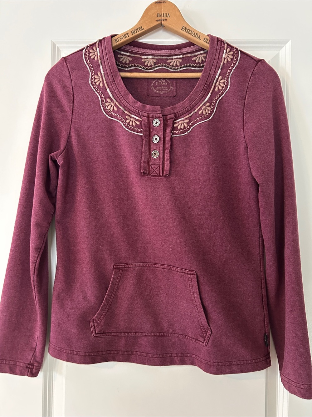 PrAna Embroidered Peasant Henley Sweatshirt Top Sz L w MEASUREMENTS (Runs Small)